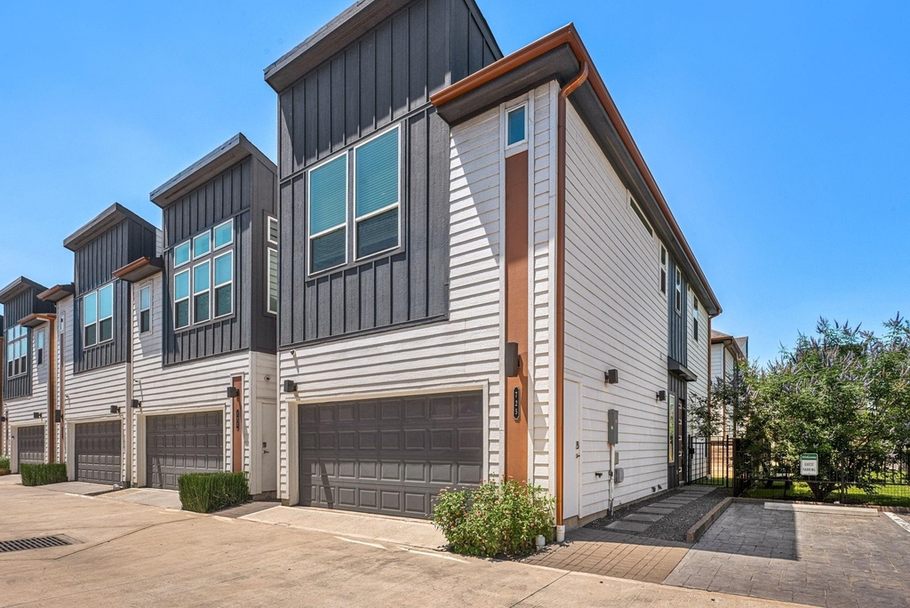 725 N Emile Street - Photo 4