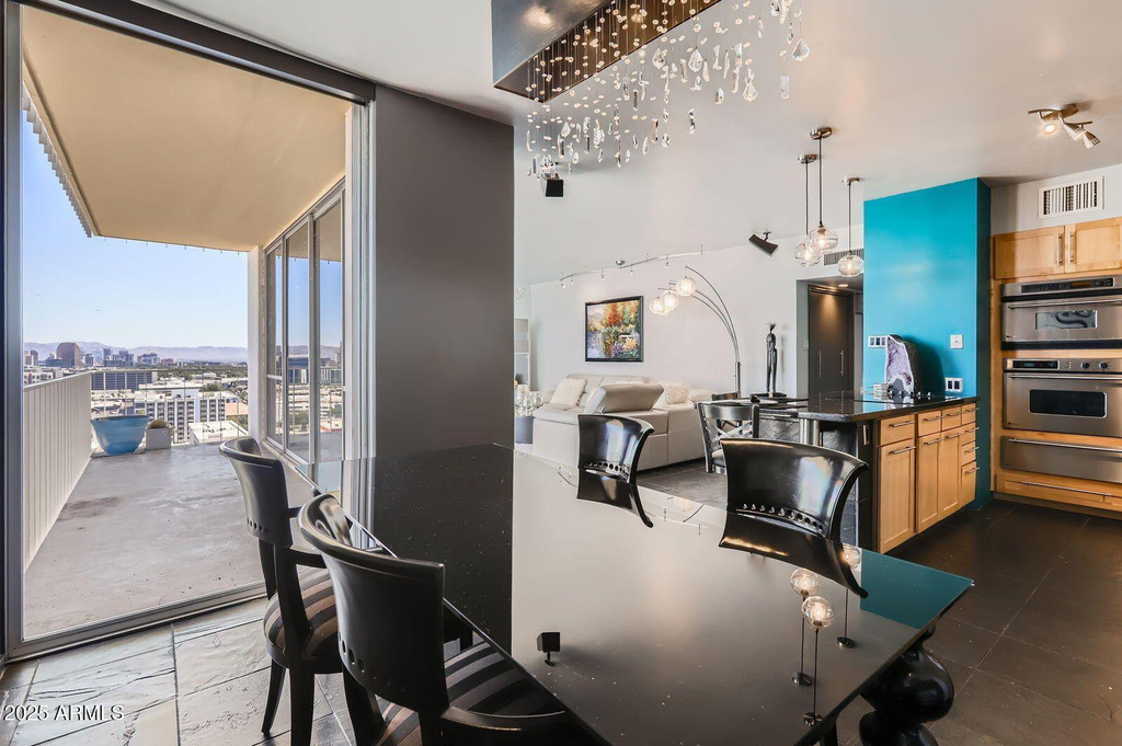 207 W Clarendon Avenue - Photo 8