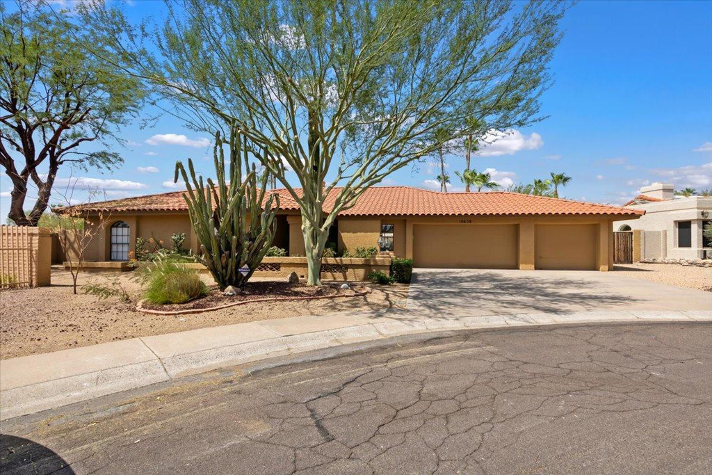 10628 E Cinnabar Avenue - Photo 1