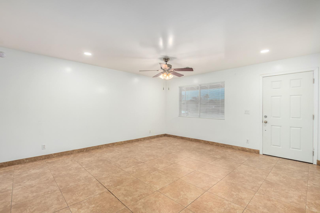 1100 W 12th - Photo 8