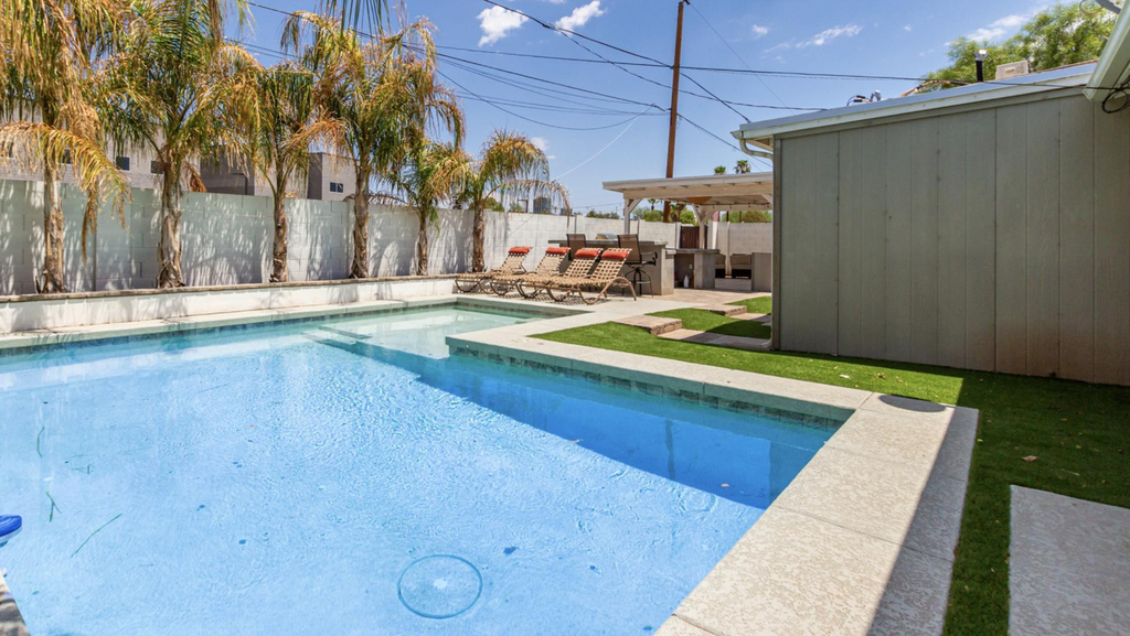 1100 W 12th - Photo 2