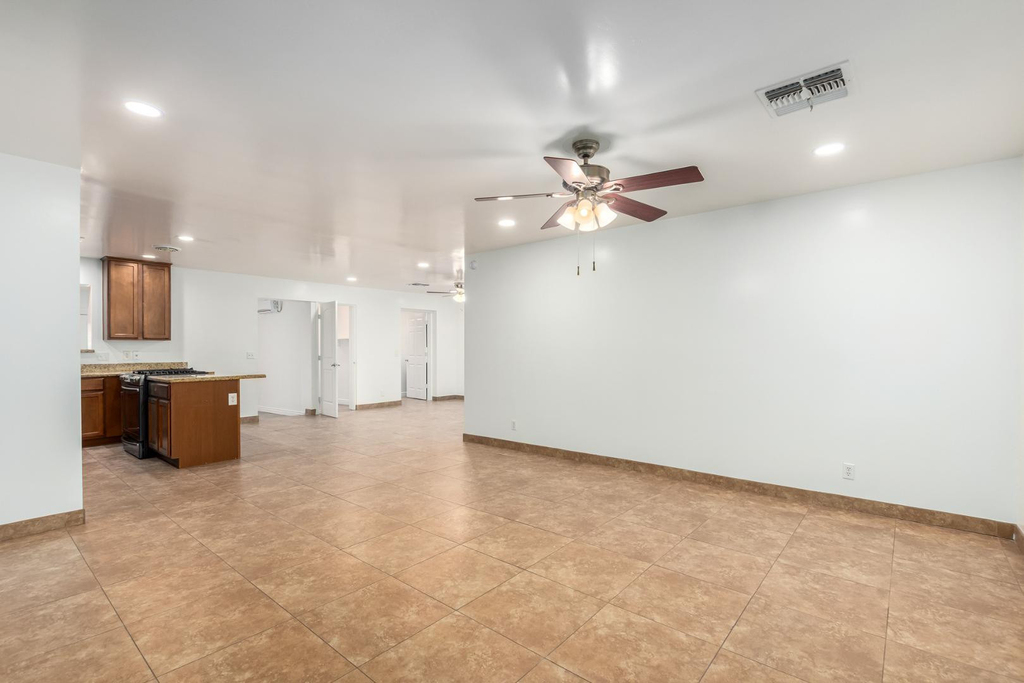1100 W 12th - Photo 9