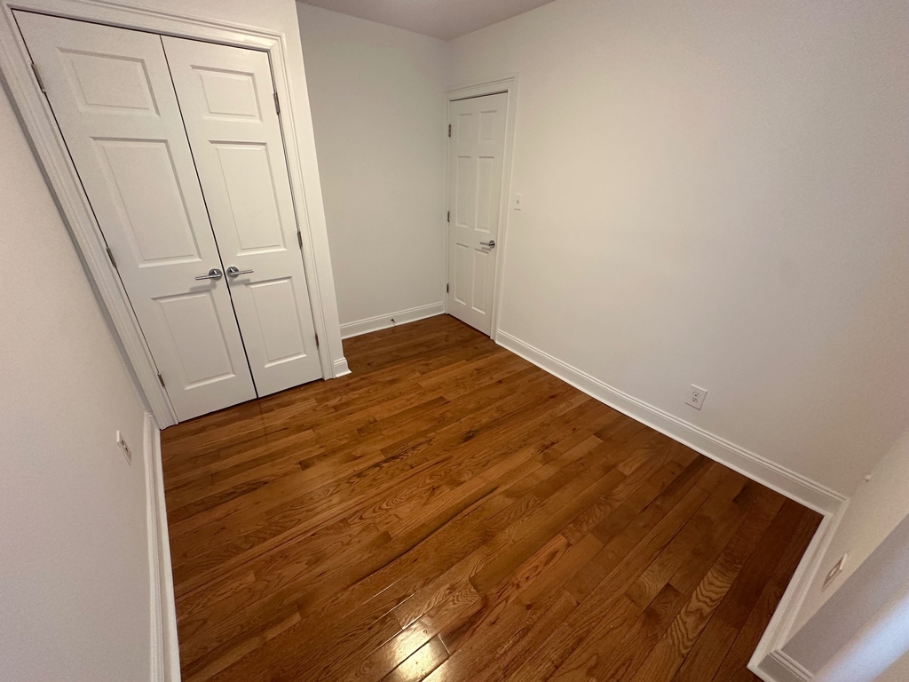 1425 York Avenue - Photo 8