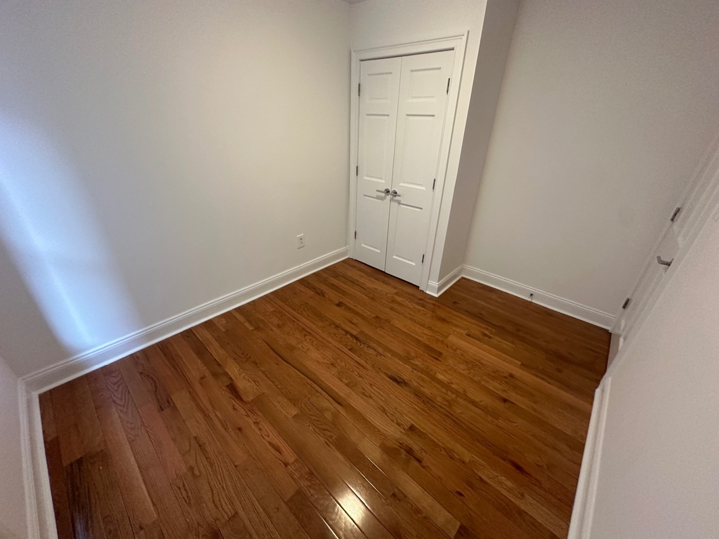 1425 York Avenue - Photo 9