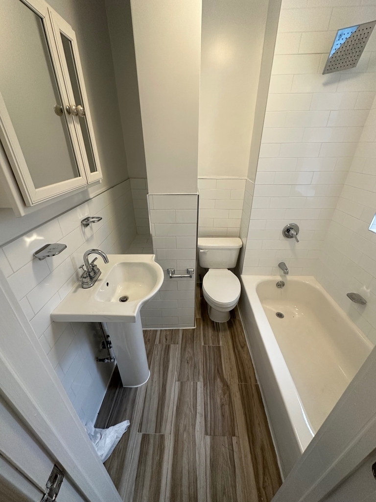 1425 York Avenue - Photo 12