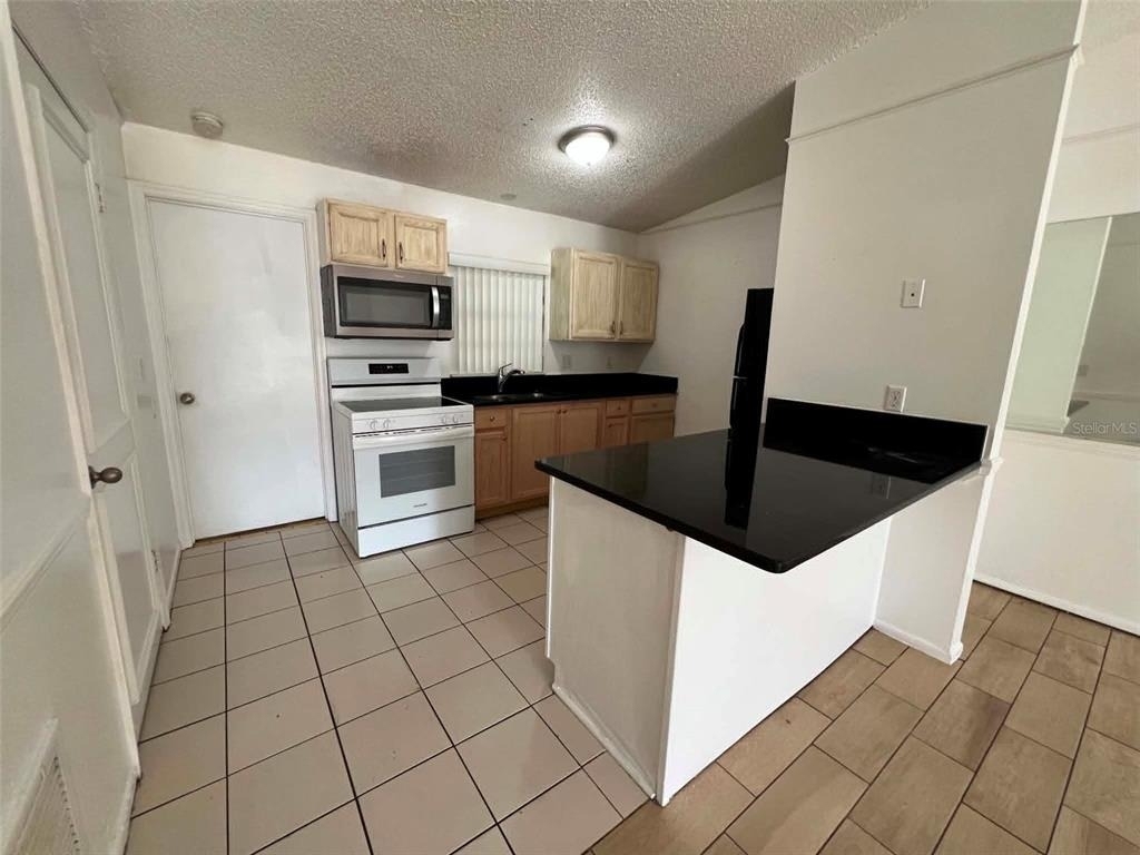 1109 Woodman Way - Photo 2