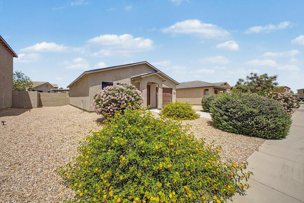 322 E Watson Place - Photo 4