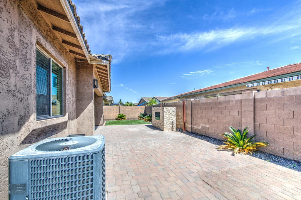 22689 E Munoz Street - Photo 8