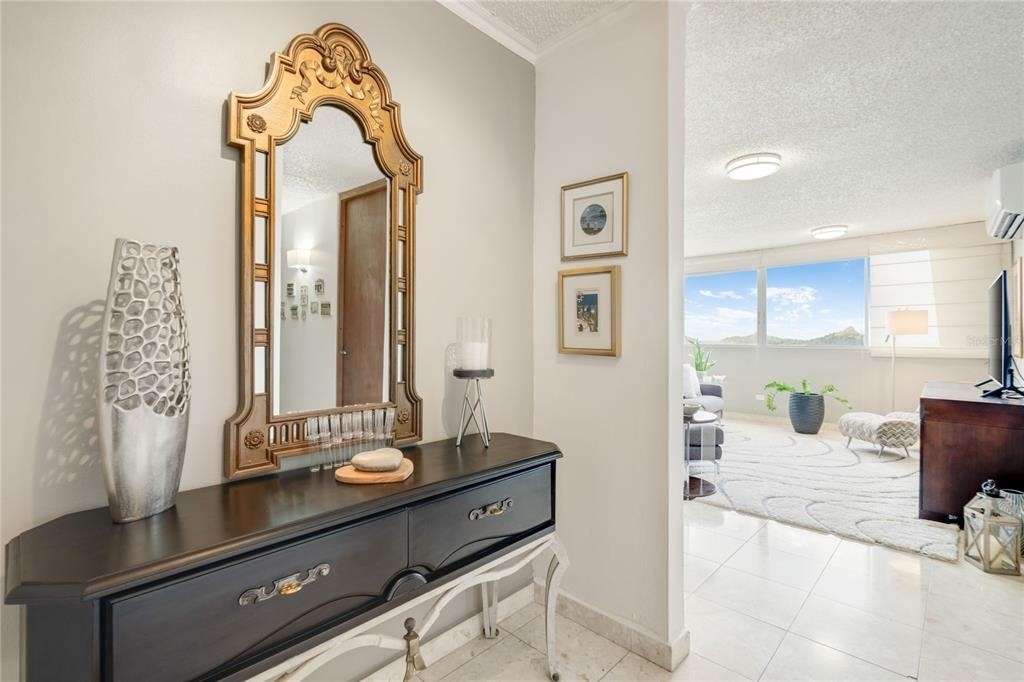 1704 San Patricio Avenue - Photo 4