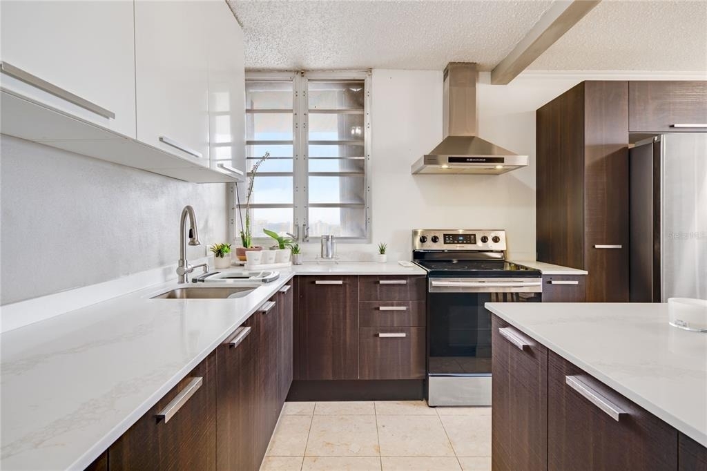 1704 San Patricio Avenue - Photo 3