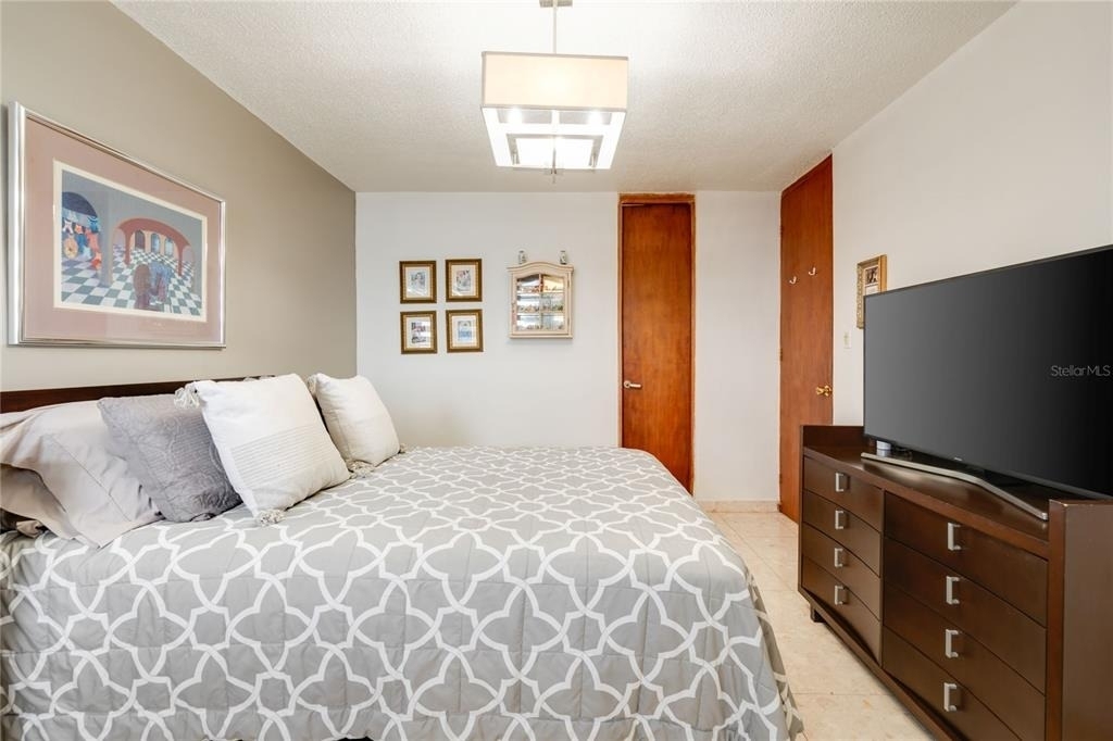 1704 San Patricio Avenue - Photo 12