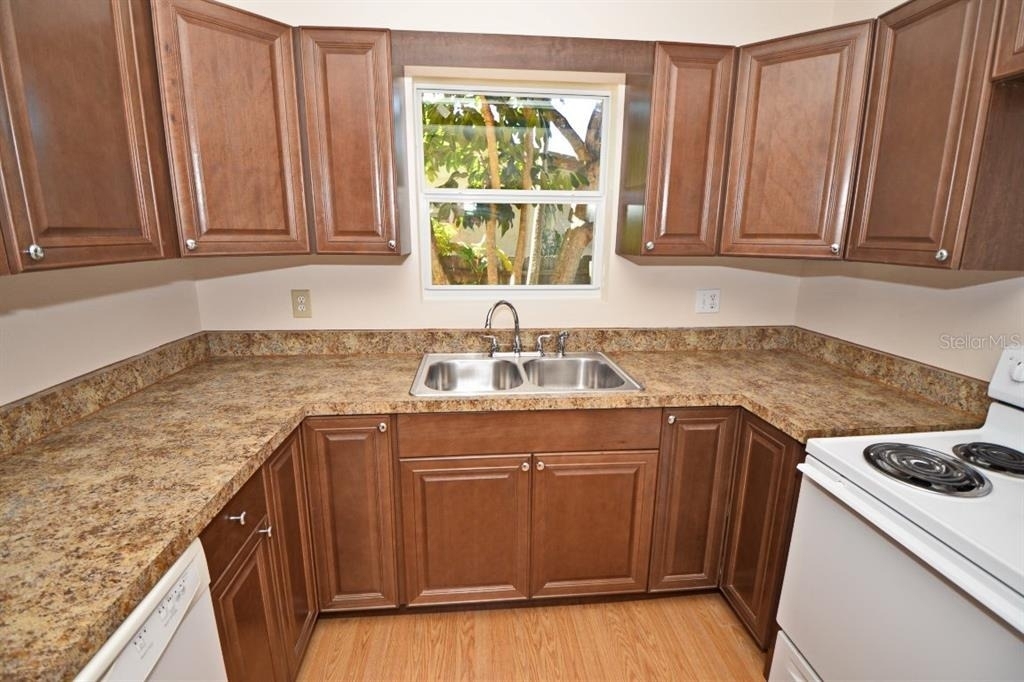 1337 Cumbie Street - Photo 9