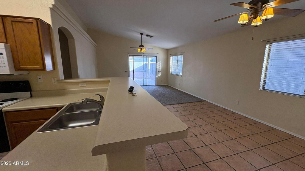 13002 W Hearn Road - Photo 8