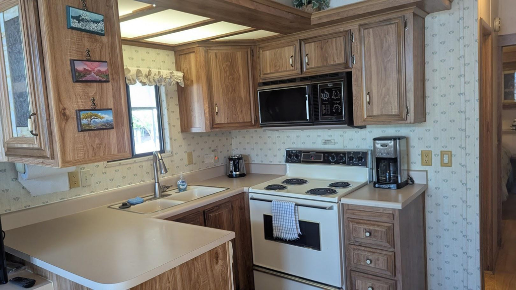 8700 E University Drive - Photo 2