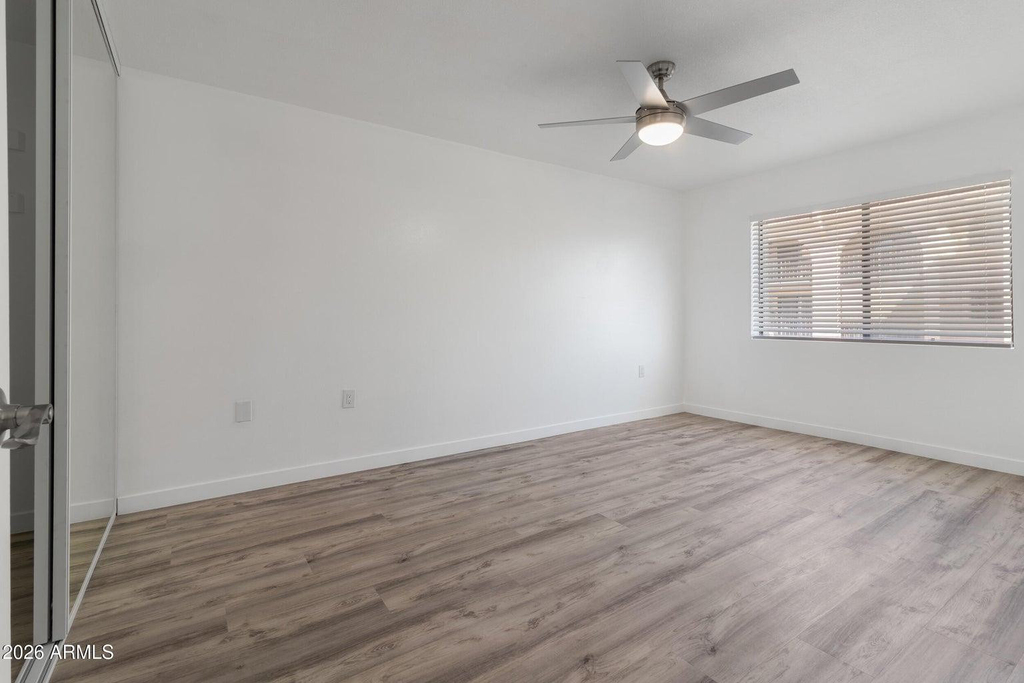 3033 E Devonshire Avenue - Photo 11