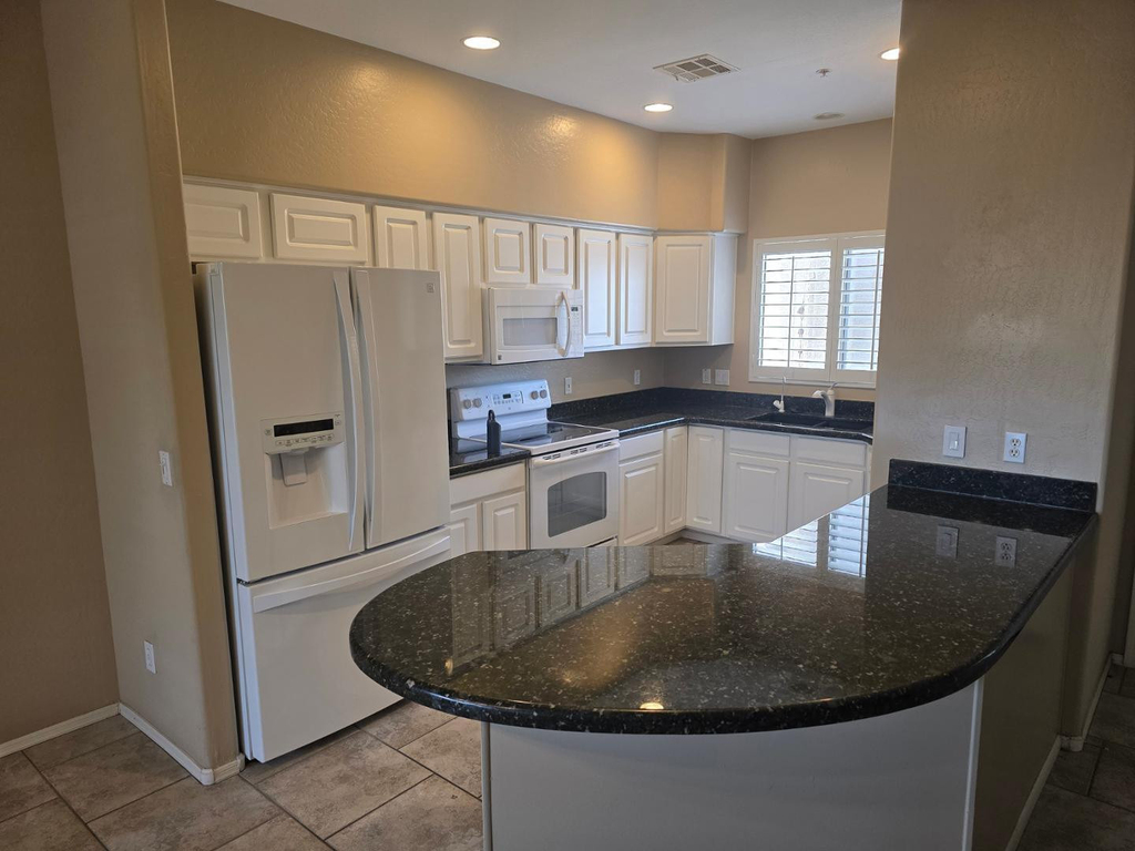 16450 E Avenue Of The Fountains - Photo 0