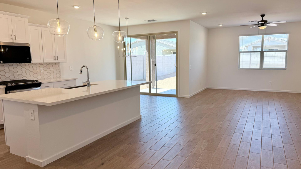 15988 W Desert Spoon Drive - Photo 7