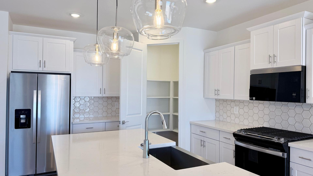 15988 W Desert Spoon Drive - Photo 11
