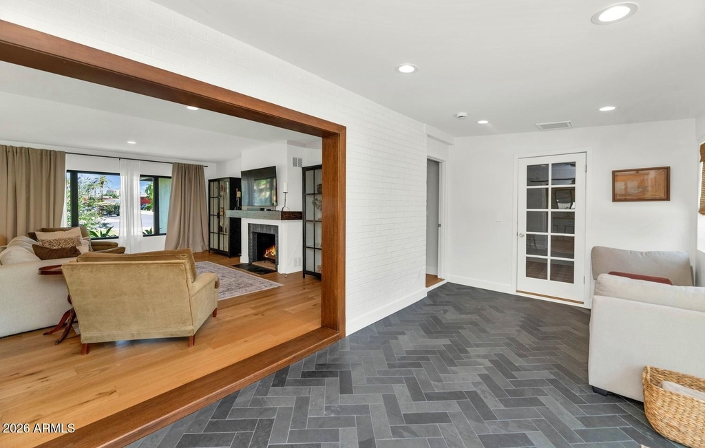 103 W Palmcroft Drive - Photo 11