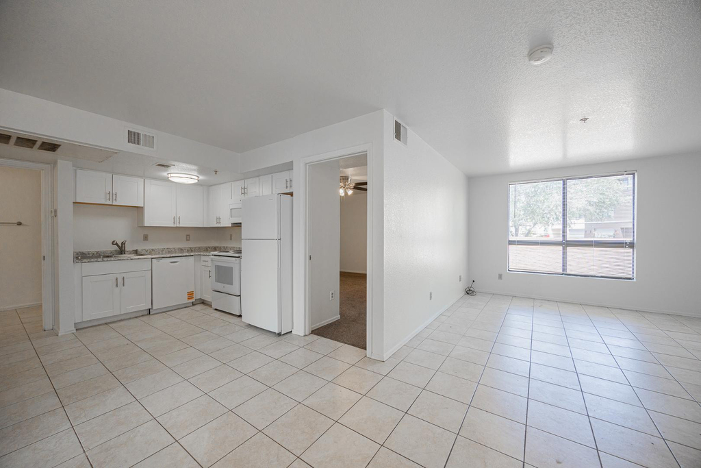16033 N 25th Street - Photo 6