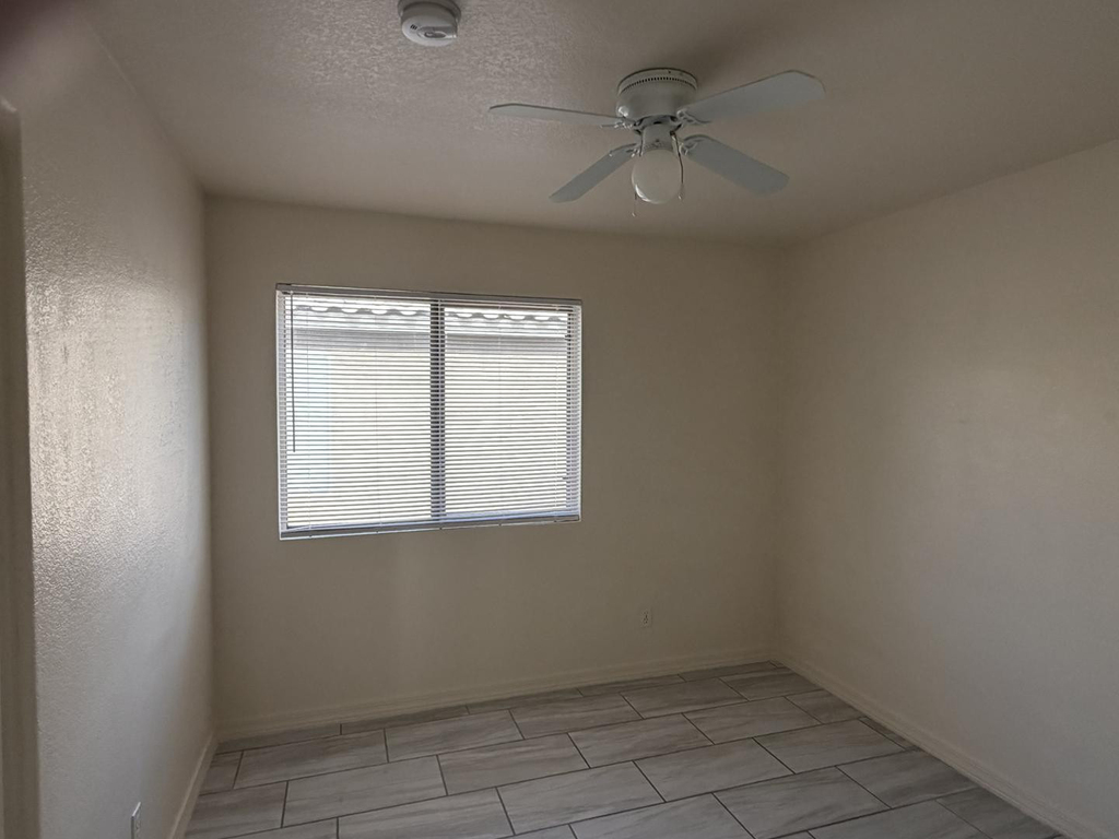 8563 W Mission Lane - Photo 23