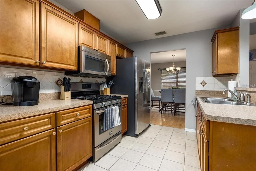 1608 Ne 45th Place - Photo 11
