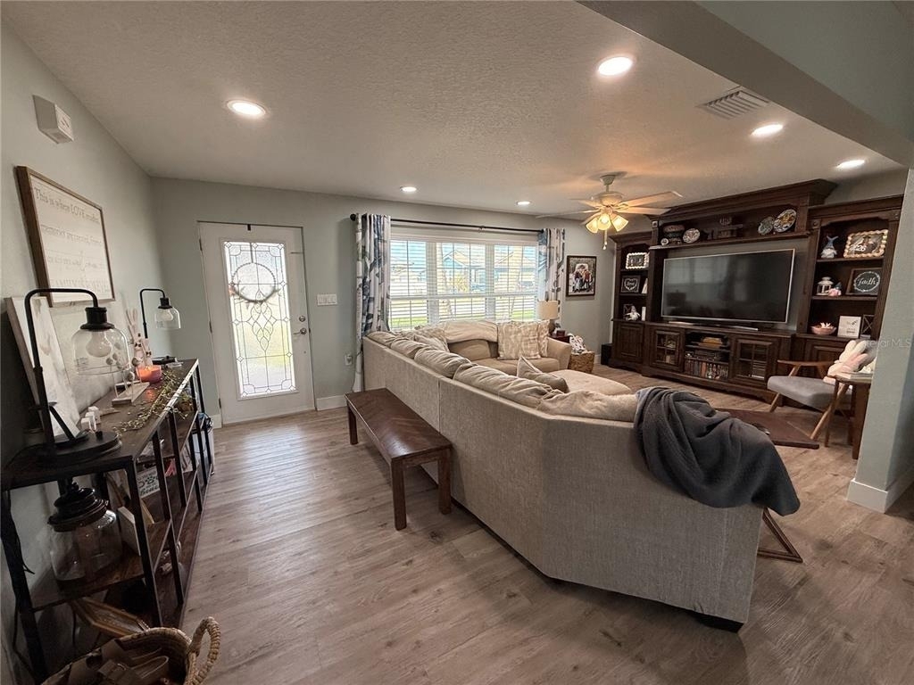 360 Palm Circle - Photo 2