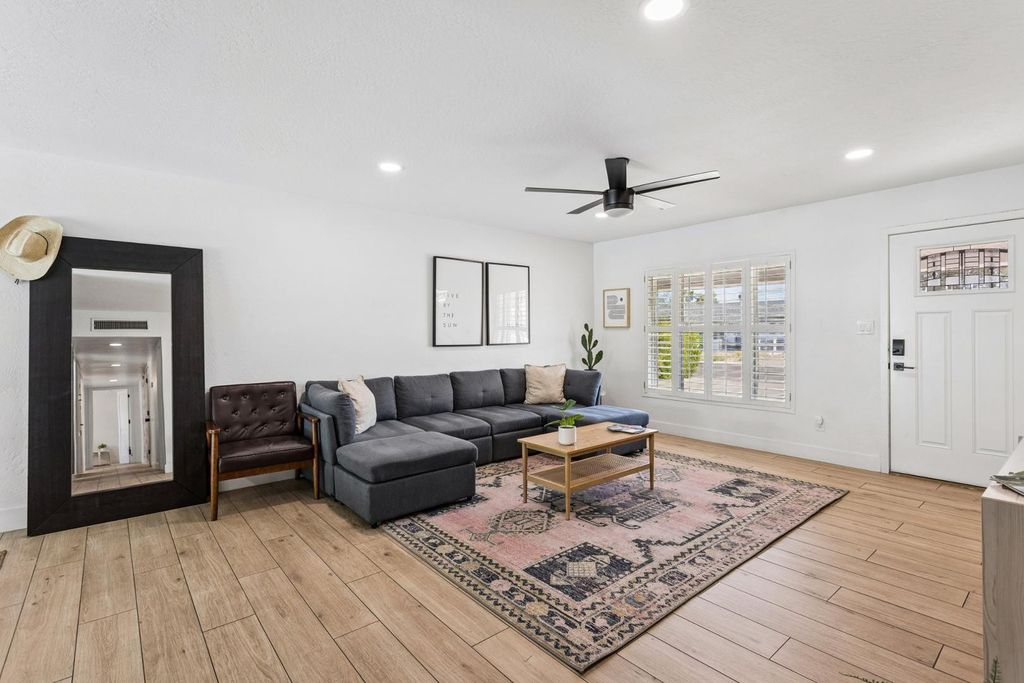 7616 E 3rd Street - Photo 4