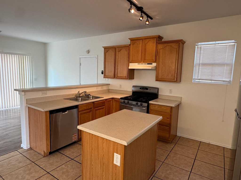 4113 W Irwin Avenue - Photo 1