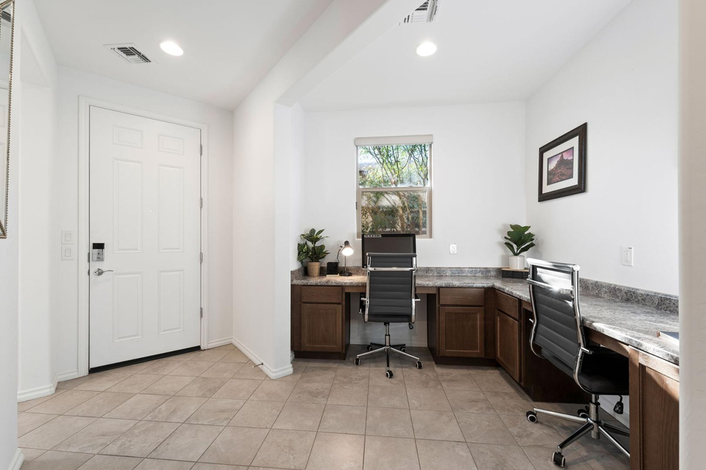 678 E Cobble Stone - Photo 1