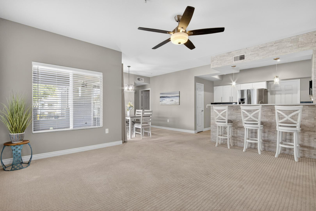 7401 W Arrowhead Clubhouse Drive - Photo 4