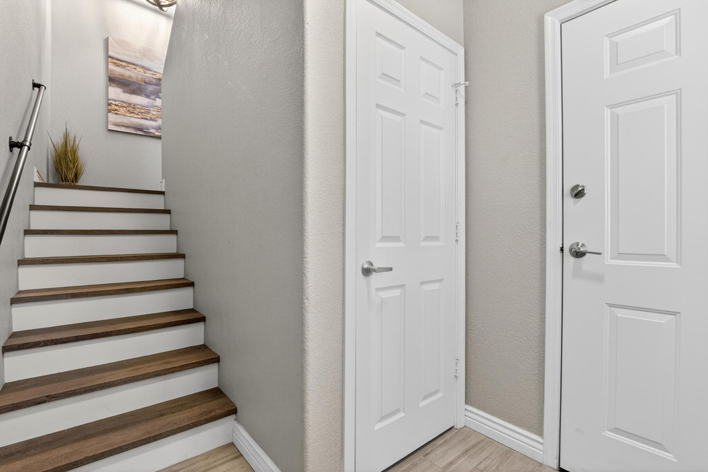 7401 W Arrowhead Clubhouse Drive - Photo 2