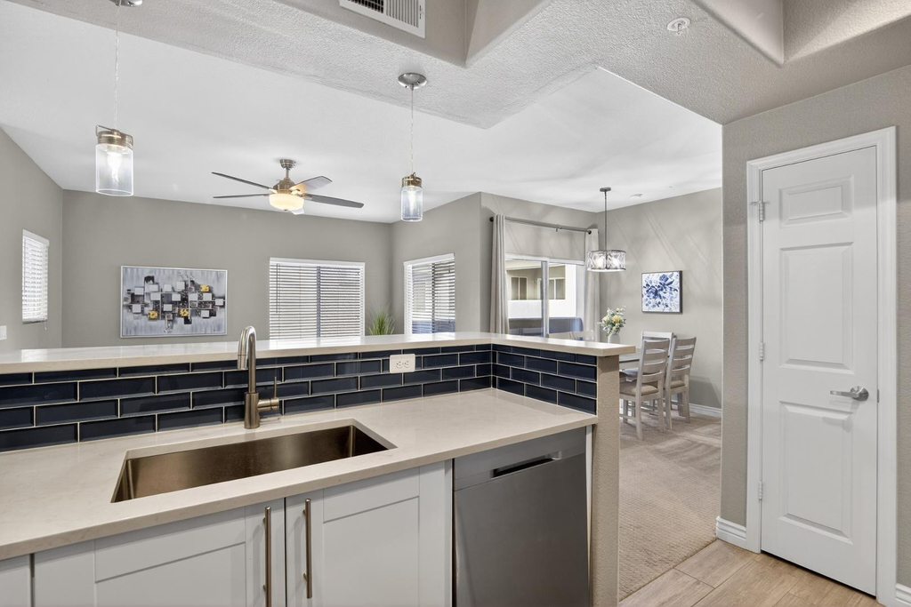 7401 W Arrowhead Clubhouse Drive - Photo 14