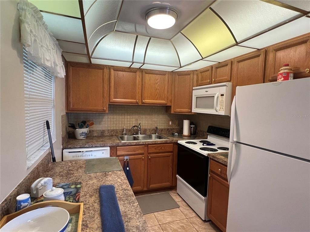 1811 Bedford Lane - Photo 6