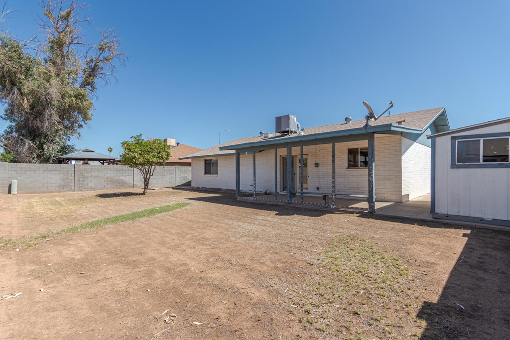1432 S Oracle -- - Photo 8