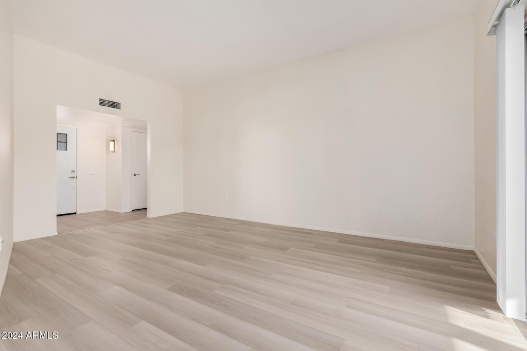 10641 W Boswell Boulevard - Photo 14