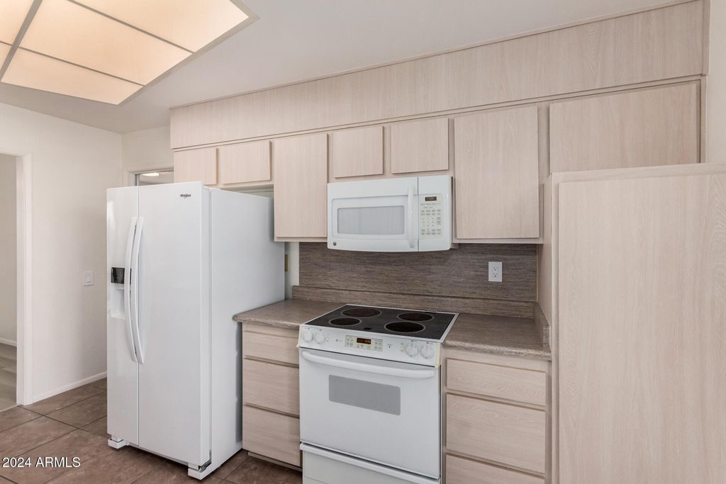 10641 W Boswell Boulevard - Photo 15