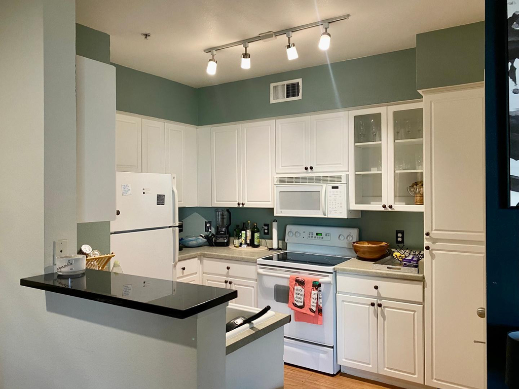 1701 E Colter - Photo 13