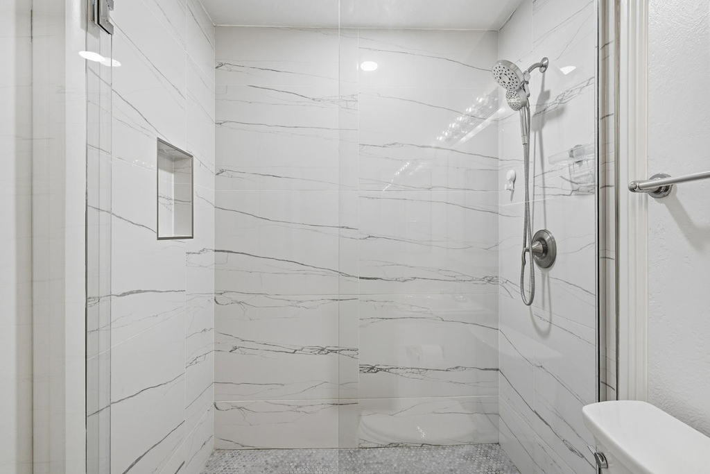 8639 E Virginia Avenue - Photo 4