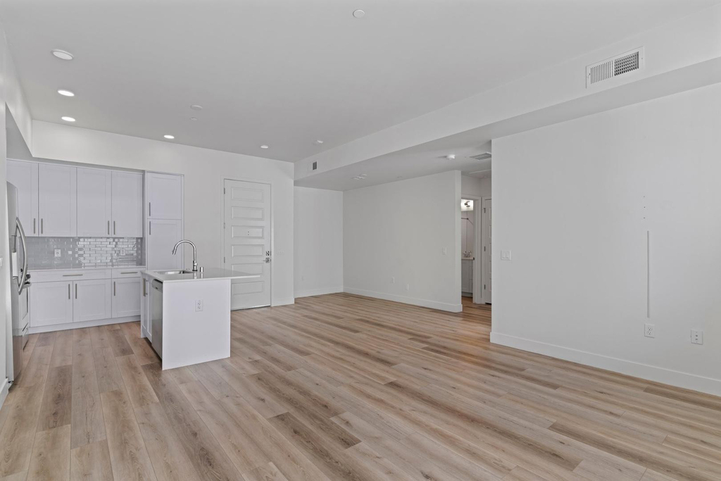 7300 E Earll Drive - Photo 38