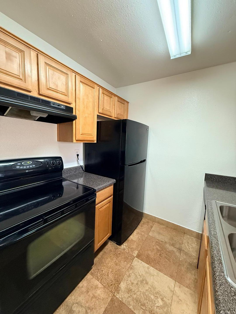 14203 N 19th Avenue - Photo 5