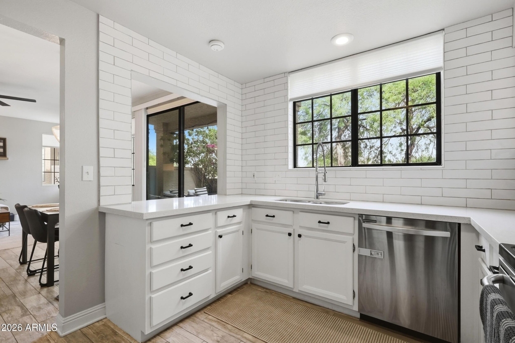 11515 N 91st Street - Photo 16