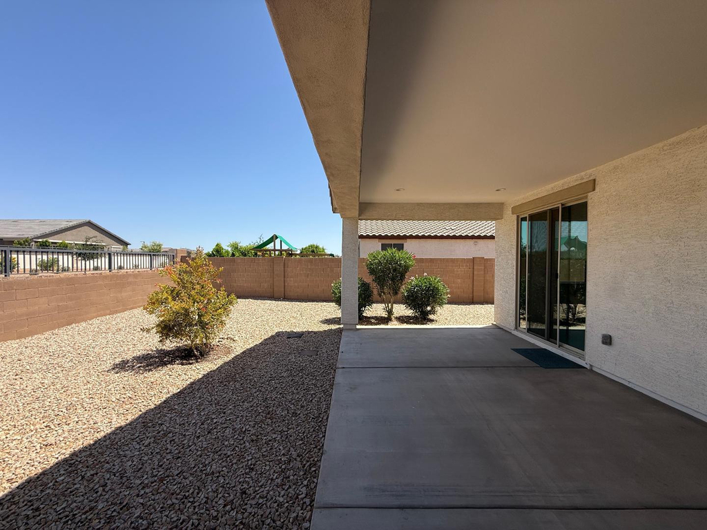 15744 W Jefferson Street - Photo 23
