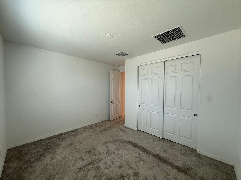 15744 W Jefferson Street - Photo 2
