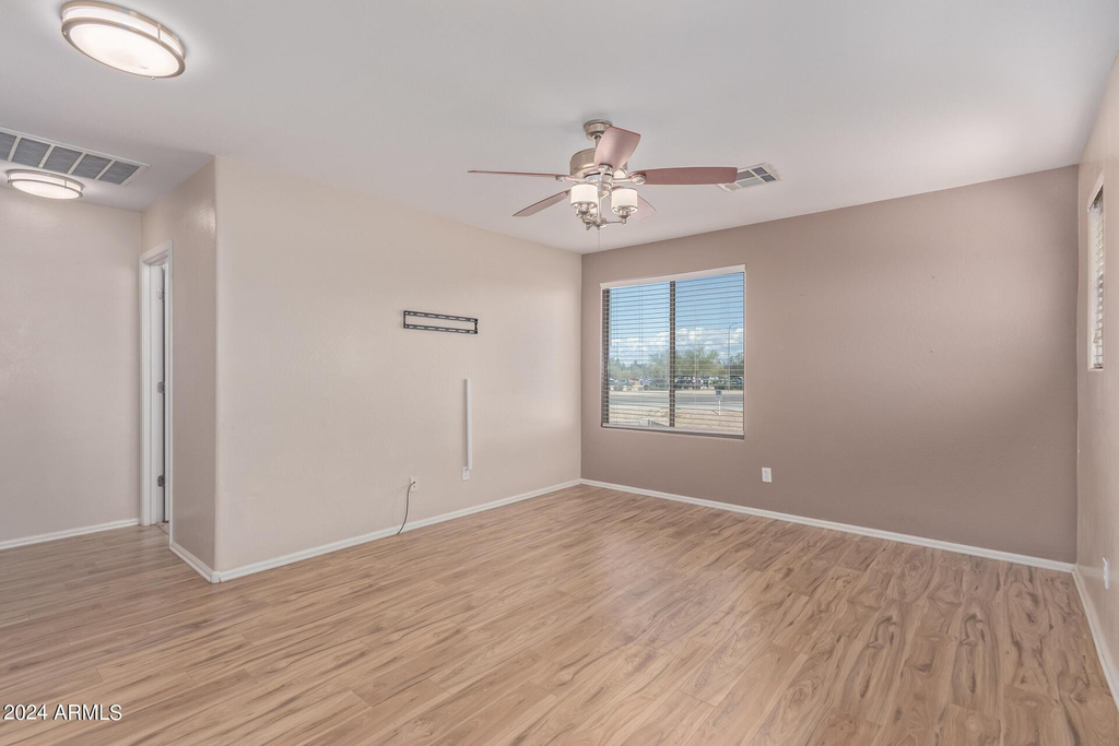 4937 N 108th Avenue - Photo 15