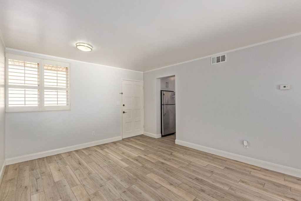 4727 E Lafayette Boulevard - Photo 2