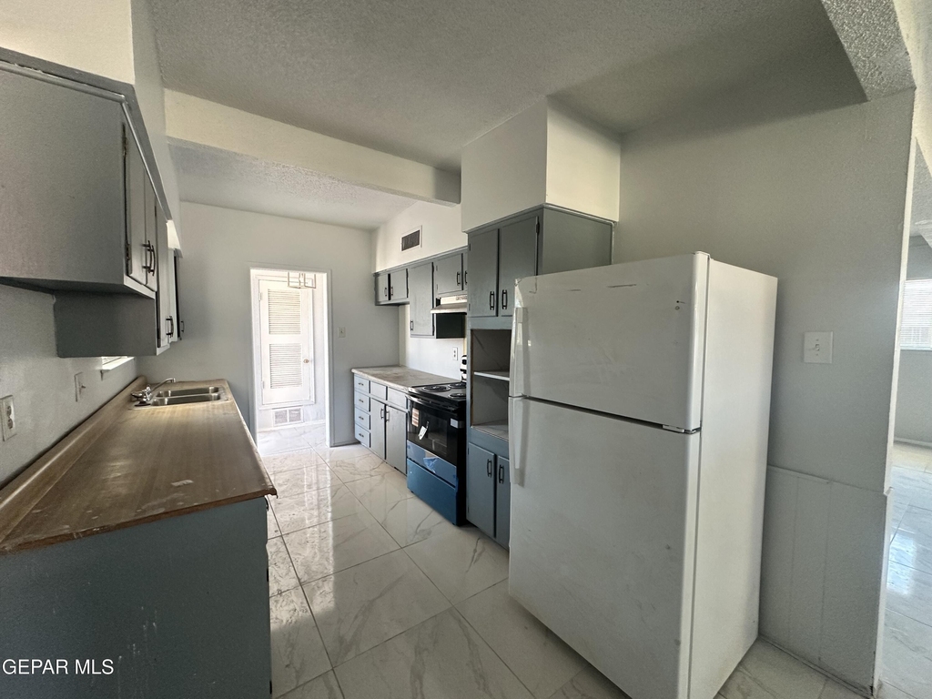 5104 Paris Avenue - Photo 3