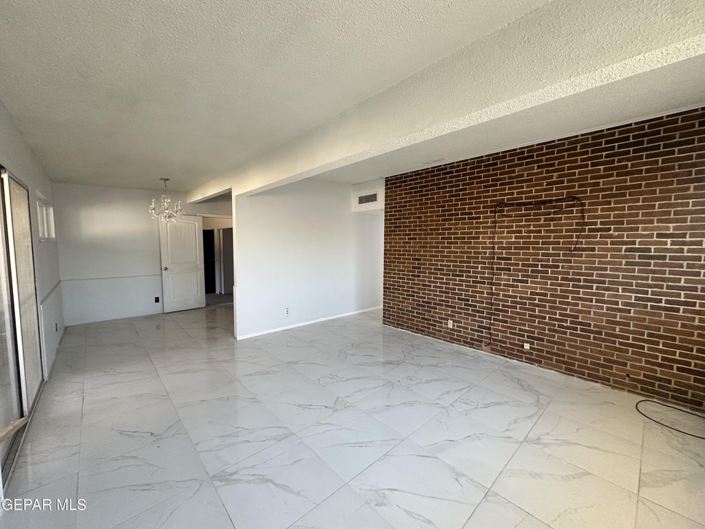 5104 Paris Avenue - Photo 5
