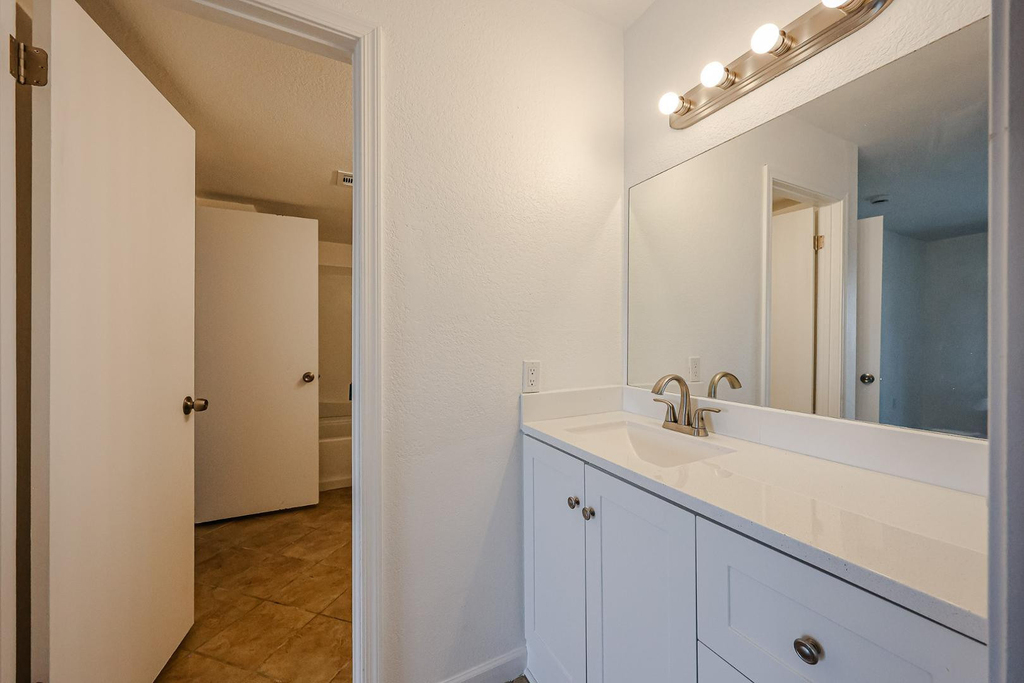 5757 W Eugie Avenue - Photo 57