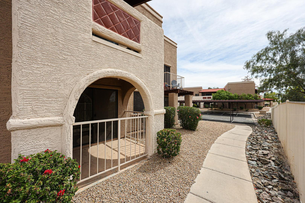 5757 W Eugie Avenue - Photo 3